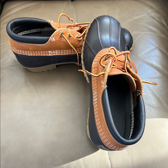 Men’s L.L. Bean Black and Brown Boots with Lace-Up Design main image 12